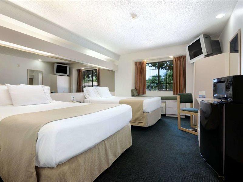 Travelodge By Wyndham Arlington/Dallas Area Exterior foto