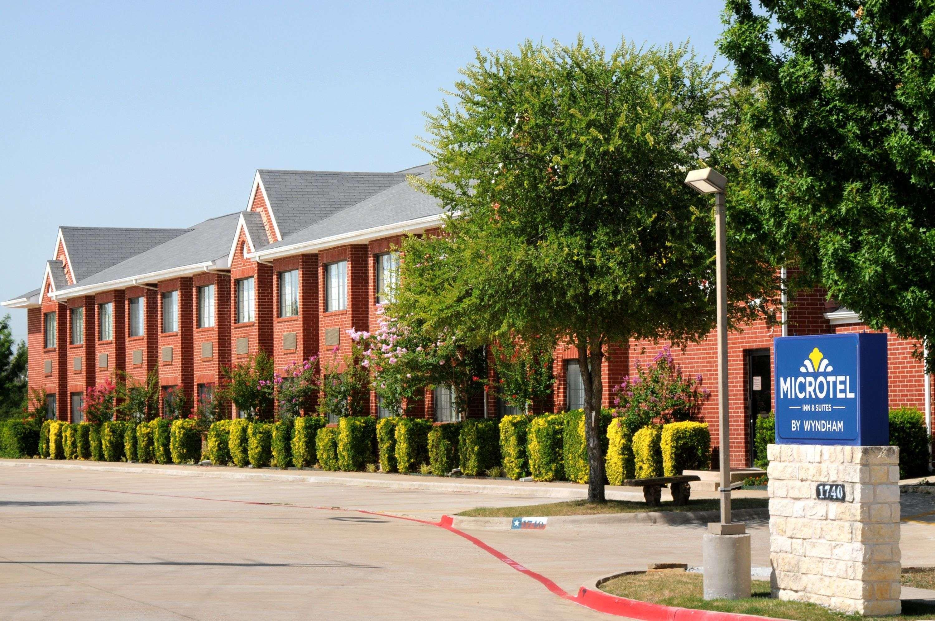 Travelodge By Wyndham Arlington/Dallas Area Exterior foto