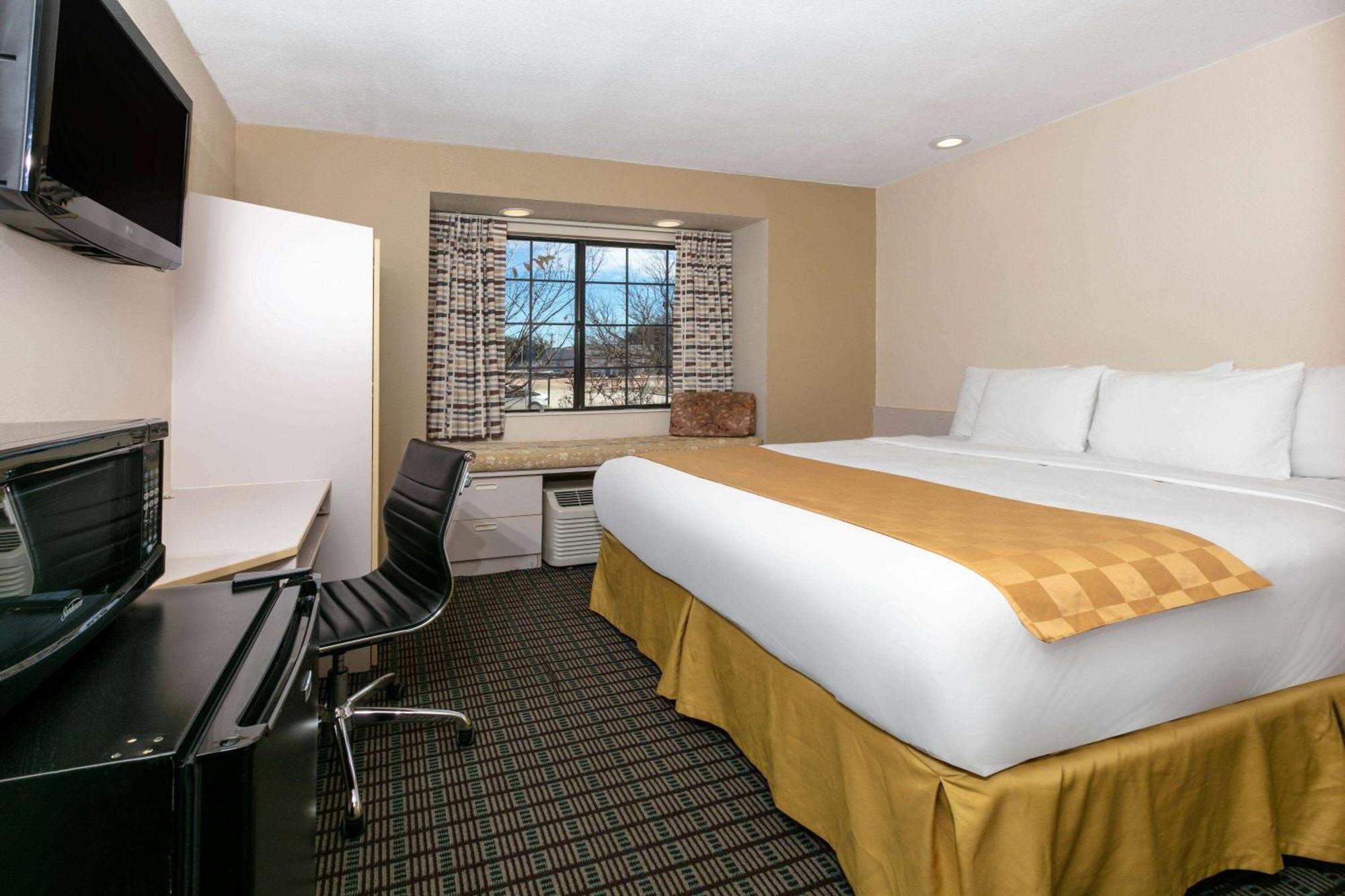 Travelodge By Wyndham Arlington/Dallas Area Exterior foto