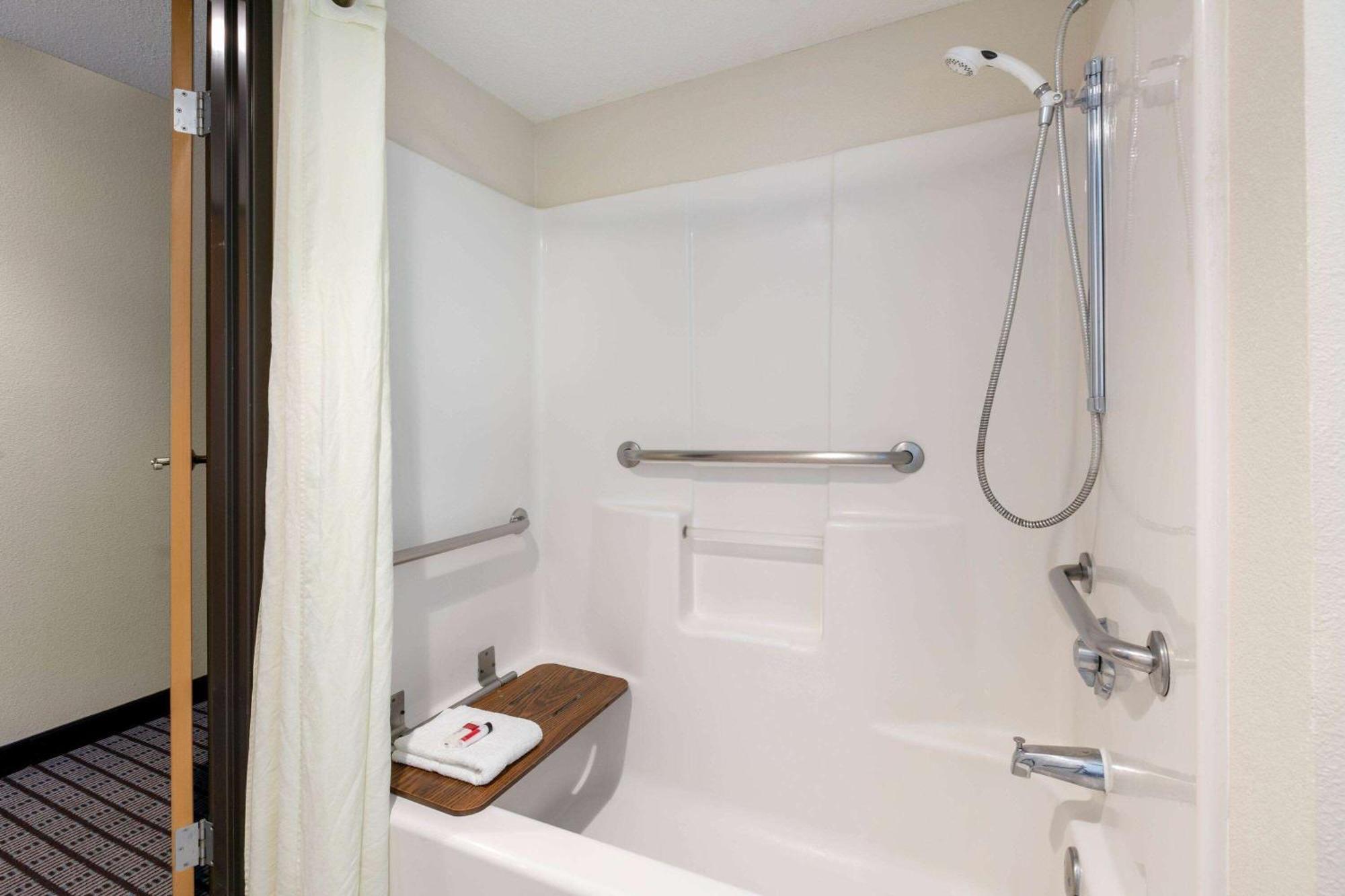 Travelodge By Wyndham Arlington/Dallas Area Exterior foto