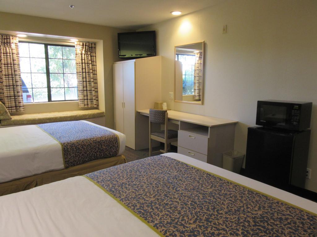 Travelodge By Wyndham Arlington/Dallas Area Exterior foto